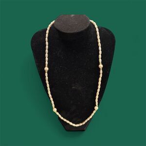 VTG Richelieu Pearl Necklace with Gold Accents